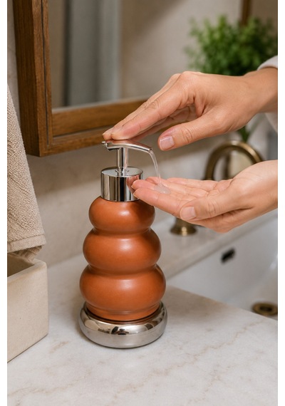 Trıo Dekoratif Premium 3 Boğumlu Sıvı Sabunluk 300 Ml Krom Görünümlü Pompalı Pastel Yeşil Banyo Ve Mutfak Sabun Dispenseri - 18,5 Cm X 7 Cm Turuncu