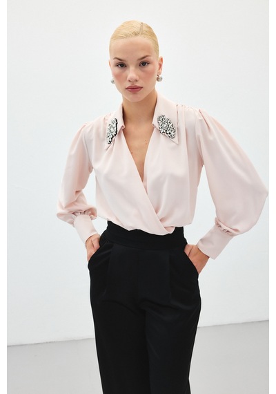 Sateen Aksesuar Detaylı Bodysuit Bluz - Pudra-136195 Pudra