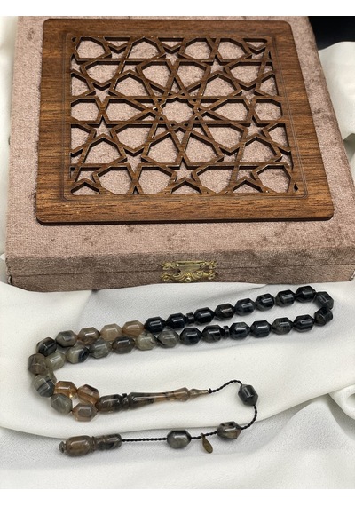 Ayhan Turan İmzalı El Boy Alacalı Siyah-krem Sıkma Kehribar Tesbih 7x10 Mm