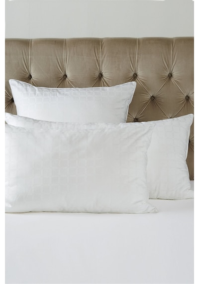 The White Company Hipoalerjenik Yumuşak Ve Hafif Nefes Alabilen Yastık Beyaz