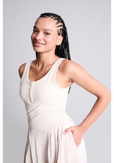 Defacto Esnek Kumaş Crop Top Düğmeli Yaka Sporcu Açık Bej Atlet H1218ax26hsbg211 Bej-bg211