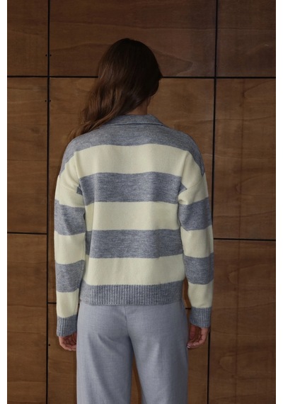 Park Karon Kadın Gri Oversize Çizgili Polo Yaka Triko Kazak Gri