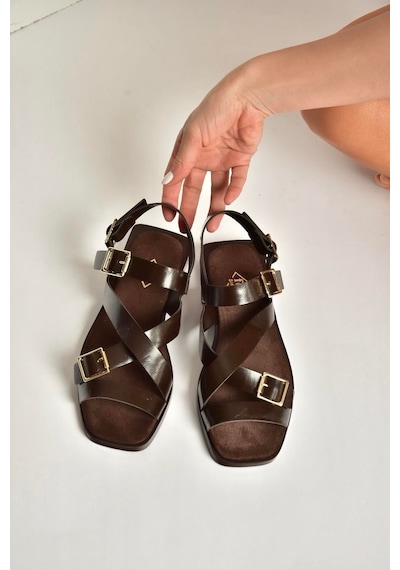 Fox Shoes Y458702660 Kahverengi Rustik Toka Detaylı Kadın Sandalet Kahverengi