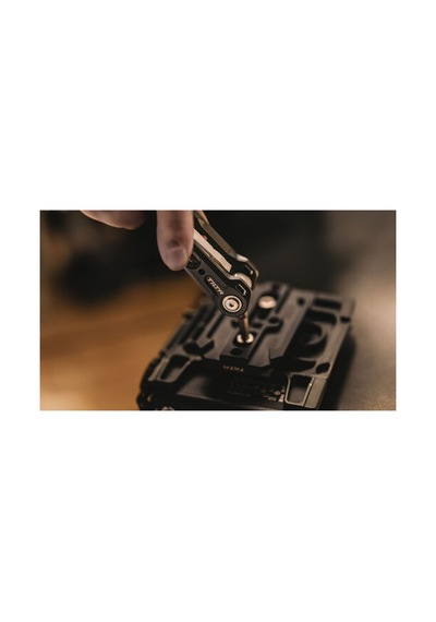 Tilta Multi-functional Mini Tool Kit Black Ta-mmt-b Pink