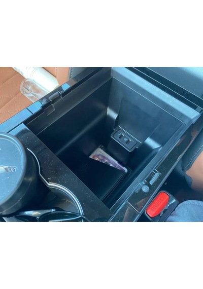 Keçe Kaplı Chery Tiggo 8 Pro Kolçak Içi Düzenleyici Usb Delikli -
