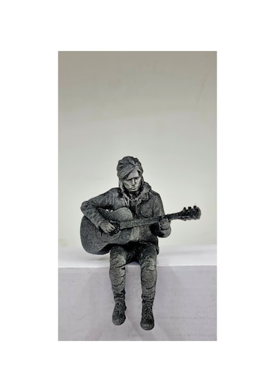 Oturan Ellie Figür 10 Cm The Last Of Us