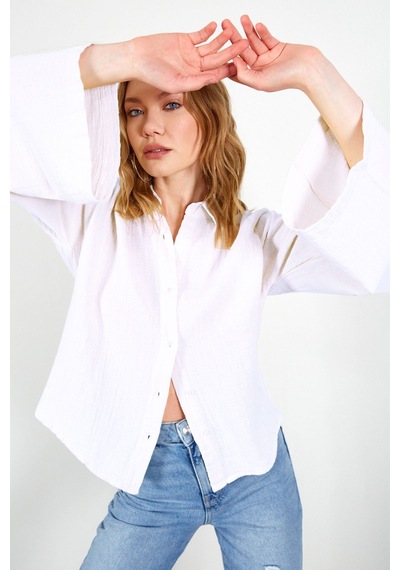 Manche Beyaz Kolları Salaş Yıkamalı Müslin Oversize Rahat Kalıp Kadın Basic Gömlek Mk166881 Manche Beyaz Kolları Salaş Yıkamalı Müslin Oversize Rahat Kalıp Kadın Basic Gömlek Mk166881