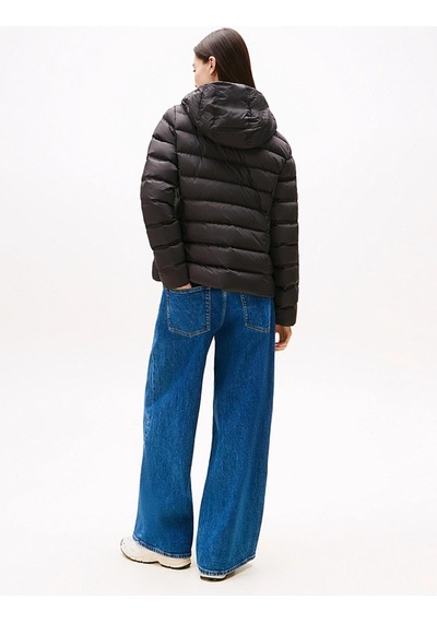 Tommy Hilfiger Kadın Marka Bayrak Logolu Sabit Kapüşonlu Kapitone Dolgulu Siyah Mont Dw0dw21617 Bds-10194 Siyah Tommy Hilfiger Kadın Marka Bayrak Logolu Sabit Kapüşonlu Kapitone Dolgulu Siyah Mont Dw0dw21617 Bds-10194 Siyah