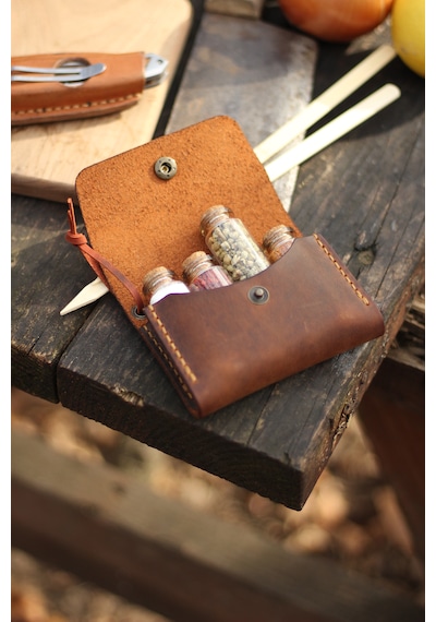Hi Leather Kişiye İsme Özel Maia Kamp Outdoor Deri Baharatlık Camel