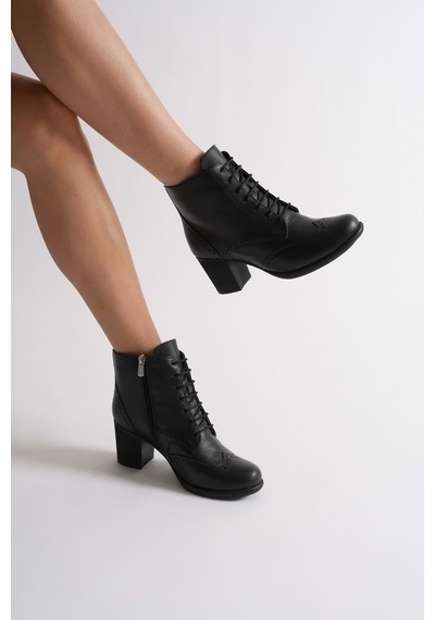 Analin Shoes Kadın Hakiki Deri Lazer Detaylı Bağcıklı Bot Siyah