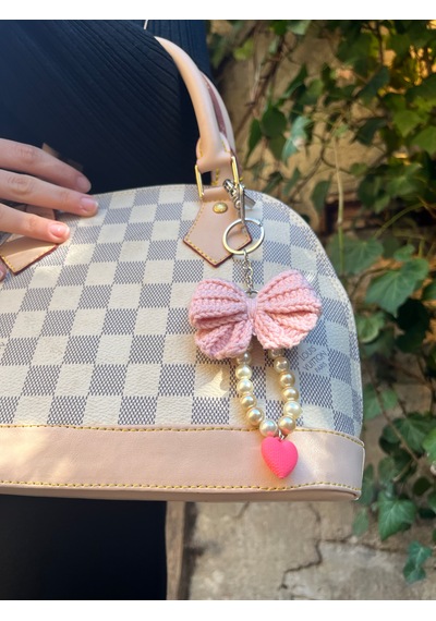 Maıson De Mode Coquette El Örmesi Pembe Fiyonklu İnci Detaylı Çanta Charm Beyaz - Pembe
