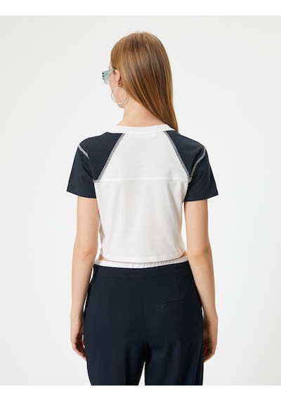 Koton Crop Tişört Kolej Baskılı Bisiklet Yaka Slim Fit Renk Bloklu Ekru 4sal11011ık Ekru