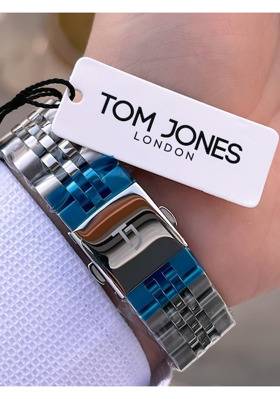Tom Jones Bileklik Hediyeli Çelik Kordon 3 Atm Suya Dayanıklı 2 Yıl Garantili Erkek Kol Saati 10088.3 Gümüş