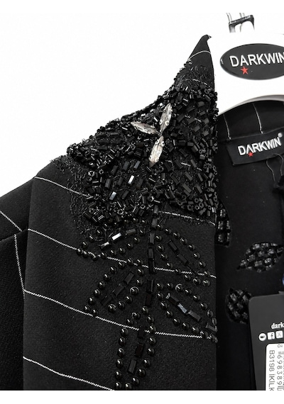 Darkwin Büyük Beden Çizgili Çiçek İşlemeli Blazer Ceketli Bol Paça Kadın İkili Takım Siyah Darkwin Büyük Beden Çizgili Çiçek İşlemeli Blazer Ceketli Bol Paça Kadın İkili Takım Siyah