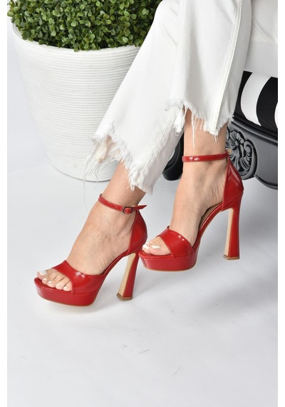 Fox Shoes Kırmızı Rugan Platform Kalın Topuklu Kadın Ayakkabı K404580108 Kırmızı