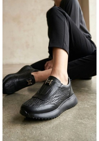 Fox Shoes Z555091903 Siyah Hakiki Deri Kalın Tabanlı Spor Ayakkabı Sneakers