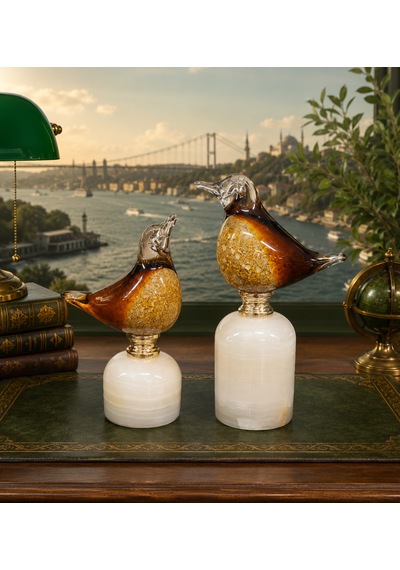 2'li Üfleme Cam Dekoratif Kuş Biblo Beyaz Kaideli Amber Renkli El Yapımı Masaüstü Süs Objesi 17-21 Cm .