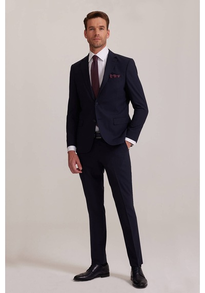 Erkek Koyu Lacivert Slim Fit %100 Yün Takım Elbise