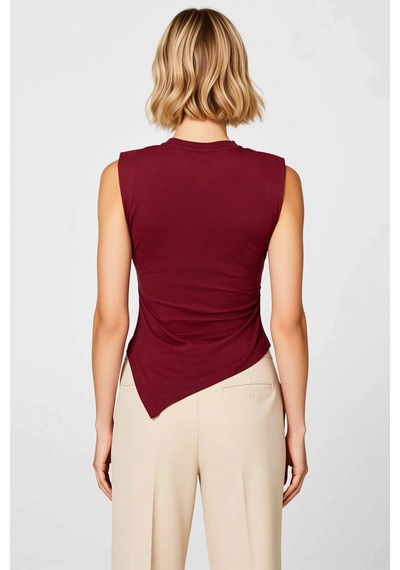Benerly Kadın Bluz Bisiklet Yaka Kolsuz Asimetrik Fitted Kesim Örme Kumaş bordo