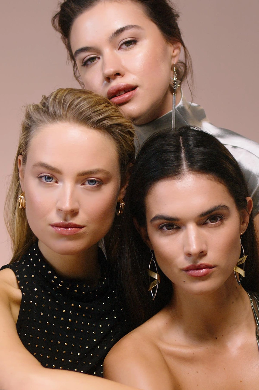 Alix Avien Uzun Süre Kalıcı Doğal Mat Bitişli E Vitamini İçeren Mat Fondöten Matte Foundation 401 Soft Ivory