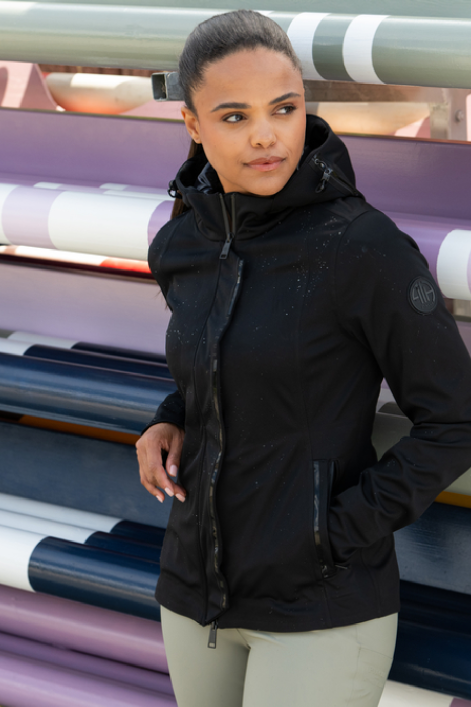 Pikeur Softshell Rainjacket 7047 Su Geçirmez Kapüşonlu Kadın Yağmurluk Siyah