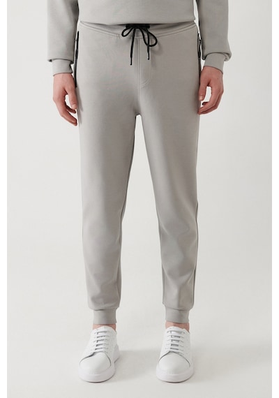 Avva Gri Eşofman Altı Esnek Yumuşak Doku İnterlok Kumaş Lastikli Paça Unisex Standart Fit Normal Kesim B003400 Gri Avva Gri Eşofman Altı Esnek Yumuşak Doku İnterlok Kumaş Lastikli Paça Unisex Standart Fit Normal Kesim B003400 Gri