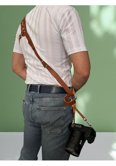 Profesyonel Hakiki Deri Tekli Fotoğraf Makinesi Omuz Askısı - Taba - Smallrig Bağlantılı Kahverengi Profesyonel Hakiki Deri Tekli Fotoğraf Makinesi Omuz Askısı - Taba - Smallrig Bağlantılı Kahverengi