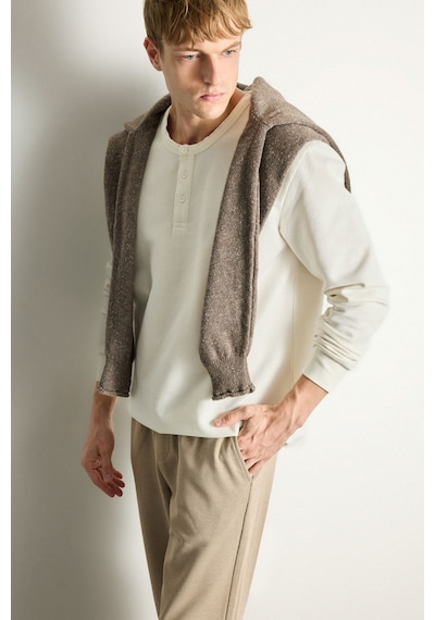 Defacto Regular Fit Waffle Dokulu Henley Yaka Uzun Kollu Basic Tişört I2067ax26auer105 Ekru-er105
