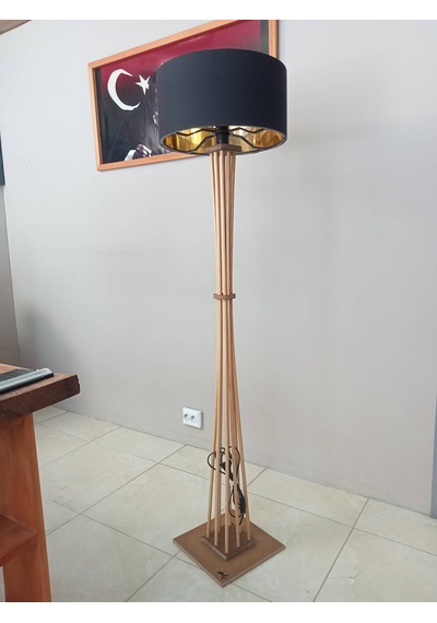 Ahşap Lambader- Siyah Gold Başlıklı Köşe Lambası Gold Siyah