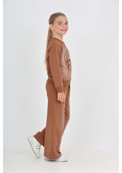 Toontoy Kids Toontoy Kız Çocuk 2'li Takım Eskitme Baskılı Bisiklet Yaka Sweatshirt & Beli Lastikli Cepli Bol Paça Eşofman Altı - 2 İplik Kahverengi Toontoy Kids Toontoy Kız Çocuk 2'li Takım Eskitme Baskılı Bisiklet Yaka Sweatshirt & Beli Lastikli Cepli Bol Paça Eşofman Altı - 2 İplik Kahverengi