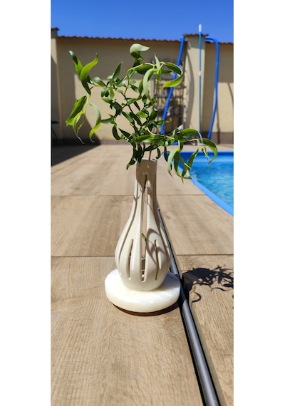 Modern Ve Şık Dekoratif Vazo - Minimalist Tasarım Ev Aksesuarı