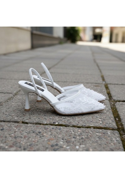 Lebibe Shoes Meggıe Kadın Beyaz Sivri Burun 7 Cm Topuklu Tül Üzerine İnci İşlemeli Slingback Ayakkabı