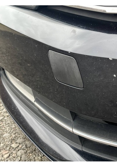 Volkswagen Passat B8 Ön Tampon Çeki Kapağı -