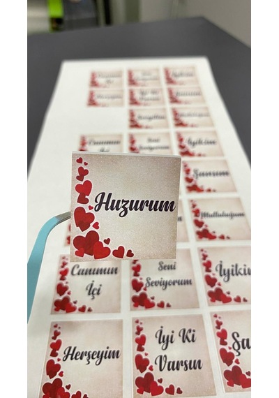 Huzurum Yazılı Çikolata Etiketi 3,5x3,5 Cm 70 Adet - Arletikettasarım Beyaz