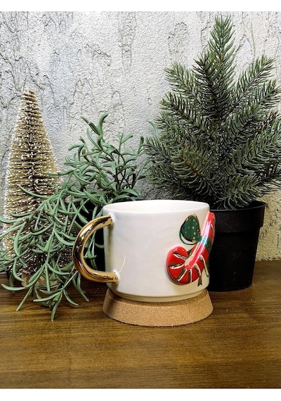 24 Ayar Altın Dekorlu,yeni Yıl Yılbaşı Noel Baston Şeker Kabartmalı, El Yapımı Hediyelik Mug Beyaz - Çok Renkli 24 Ayar Altın Dekorlu,yeni Yıl Yılbaşı Noel Baston Şeker Kabartmalı, El Yapımı Hediyelik Mug Beyaz - Çok Renkli