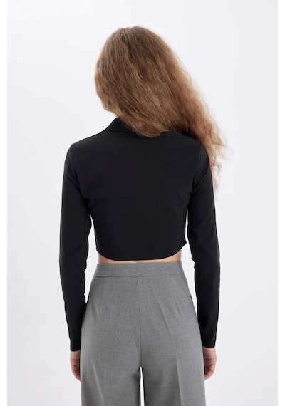 Defacto Siyah Fitted Vucuda Oturan Gömlek Yaka Fermuarlı Bengalin Uzun Kollu Crop Basic Düz Bluz C5037AX24AUBK27 Defacto Siyah Fitted Vucuda Oturan Gömlek Yaka Fermuarlı Bengalin Uzun Kollu Crop Basic Düz Bluz C5037AX24AUBK27