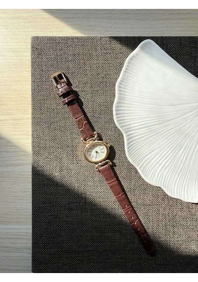 Retro Minimal Deri Kordon Vintage Kadın Kol Saati Kelebek Model Altın