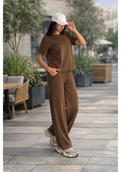 Gugus Kadın Modal Alt/üst Takım Kısa Kollu T-shirt Bol Paça Eşofman Wide Lege Model Kahverengi Gugus Kadın Modal Alt/üst Takım Kısa Kollu T-shirt Bol Paça Eşofman Wide Lege Model Kahverengi