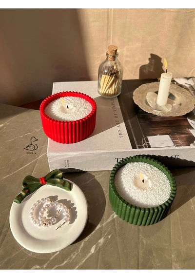 Yılbaşı Konsept Kurdele Görünümlü Dekoratif Tabak Ve İnci Toz Mum Set 2 Li Beyaz