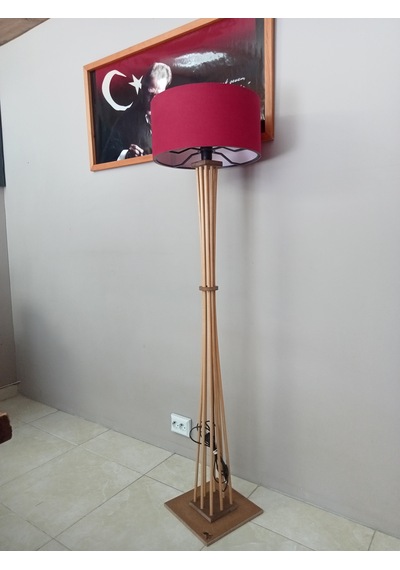 Lambader- Doğal Ahşap Ayaklı Köşe Lambası- Bordo