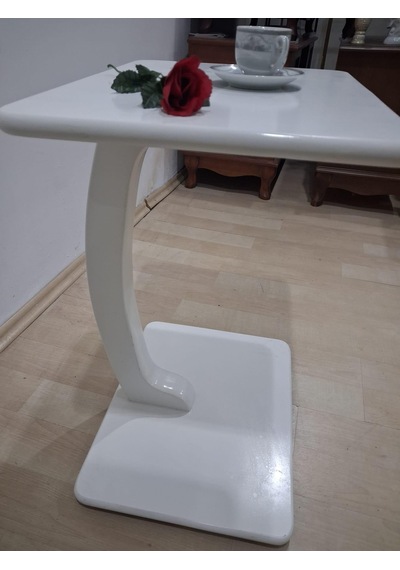 Ufo C 90639 Dikdörtgen Sehpa Mdf Parlak Beyaz Koltuk Altı Tekerlekli El Yapım Beyaz