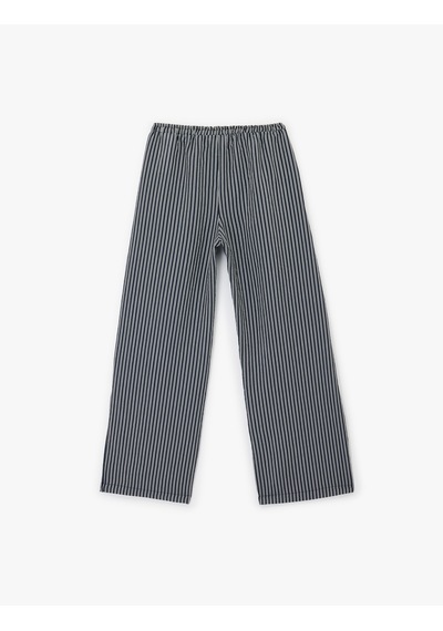Koton Rahat Kalıp Modal Karışımlı Cepli Beli Bağcıklı Pantolon Lacivert Çizgili 6sal40011ıw Koton Rahat Kalıp Modal Karışımlı Cepli Beli Bağcıklı Pantolon Lacivert Çizgili 6sal40011ıw