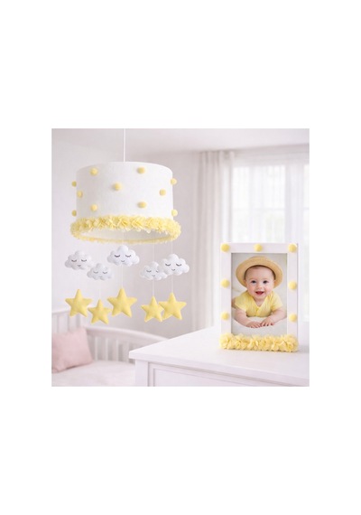 Sarı Ponponlu Bebek Odası Avize Çerçeve Seti 30x20 Cm El Yapımı Bebek Odası Dekoru Unisex Sarı