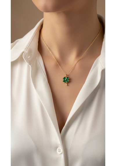 Çekirdekjewelry 925 Ayar Gümüş Ürün Zümrüt Taşlı Yonca Kolye Sarı
