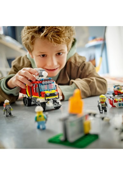 LEGO® City İtfaiye Komuta Kamyonu 60374 7+ Yaratıcı Oyuncak Yapım Seti (502 Parça)