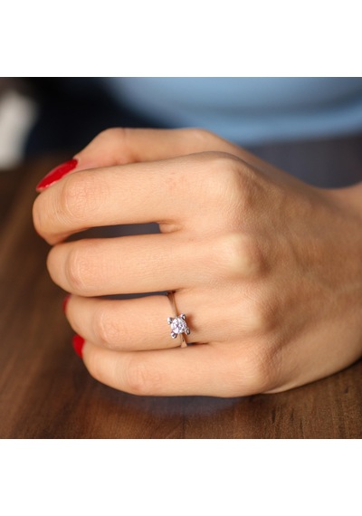 925 Ayar Gümüş 0,50 Ct Görünümlü Tektaş Yüzük