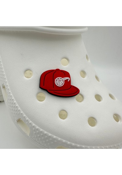 Crocs Terlik Süsü Ve Aksesuarı , Çanta Süsü Jibbitz3d Kabartma Şapka Kep 06 Görsel Figür Aksesuar Kırmızı-beyaz Crocs Terlik Süsü Ve Aksesuarı , Çanta Süsü Jibbitz3d Kabartma Şapka Kep 06 Görsel Figür Aksesuar Kırmızı-beyaz