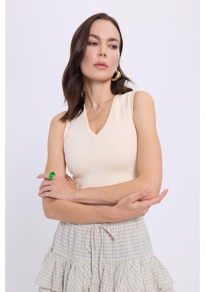 Tudors Kadın Slim Fit Dar Kesim V Yaka Sıfır Kol Pamuklu Ribanalı Bej Bluz-38840 Bej