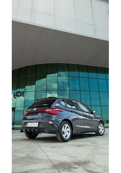 Hyundai İ20 2023+ Bagaj Spoiler Parlak Siyah Sportif Arka Görünüm