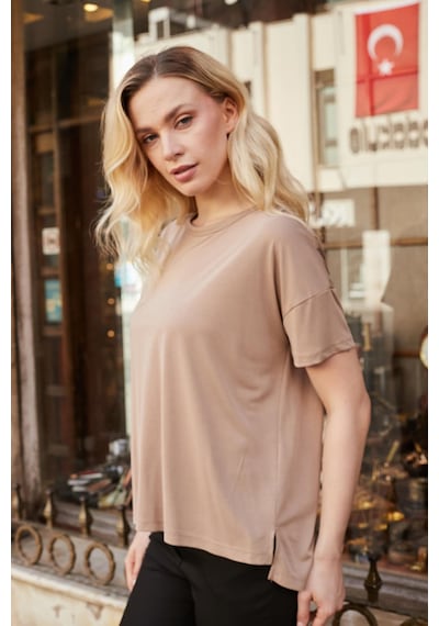 Jument Kadın Modal Penye Geniş Sıfır Yaka Düşük Omuzlu Yanları Yırtmaçlı Bluz -camel CAMEL Jument Kadın Modal Penye Geniş Sıfır Yaka Düşük Omuzlu Yanları Yırtmaçlı Bluz -camel CAMEL